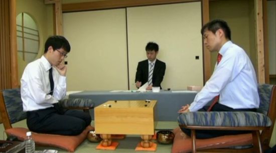 Iyama Finds a Do-or-Die Move to Win the First Game of the 68th Honinbo Final
